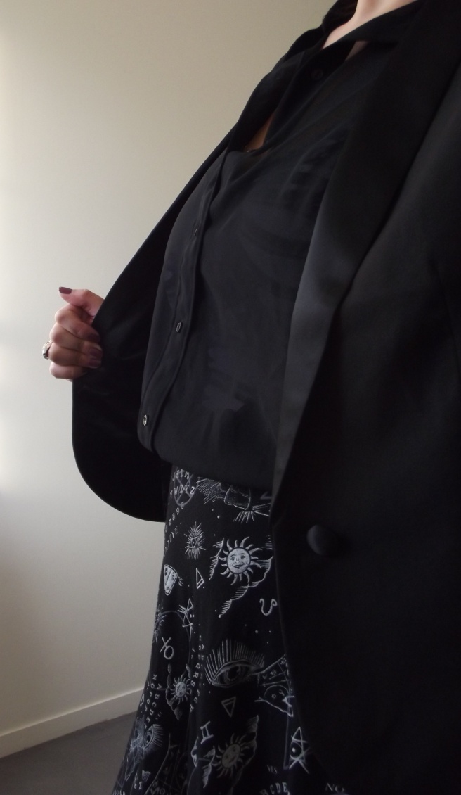 black clothes lady blog alexandra chix macabre esotérique noir  clothe fashion mode lookbook outfit  (2)